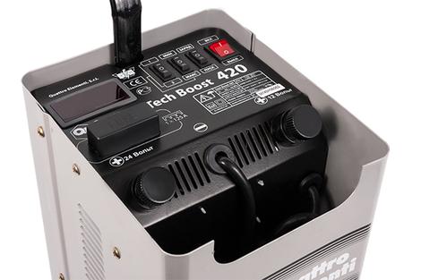 Пуско-зарядное устройство QUATTRO ELEMENTI Tech Boost 420 ( 12 / 24 Вольт, заряд до 75А, пуск до 390 А, 23кг)