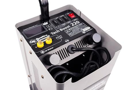 Пуско-зарядное устройство QUATTRO ELEMENTI Tech Boost 220 ( 12 / 24 Вольт, заряд до 30А, пуск до 200 А, 15кг)
